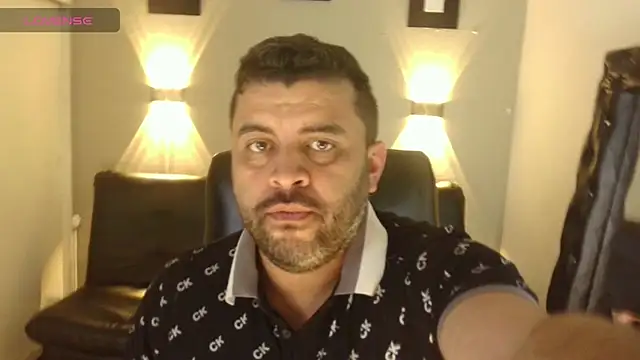Snapshot of Santi_Ruiz2 chatting on February 11, 6:08 am Santi Ruiz2 online show from February 11, 6:08 am