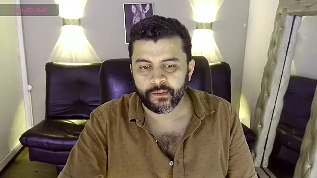 Snapshot of Santi_Ruiz2 chatting on March 5, 12:16 am Santi Ruiz2 online show from March 5, 12:16 am