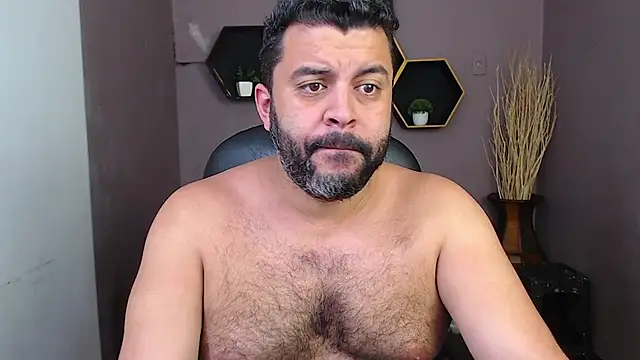 Snapshot of Santi_Ruiz2 chatting on February 27, 2:00 pm Santi Ruiz2 online show from February 27, 2:00 pm