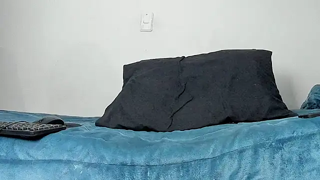 Aaron BigDickxxx online show from October 7, 7:23 am