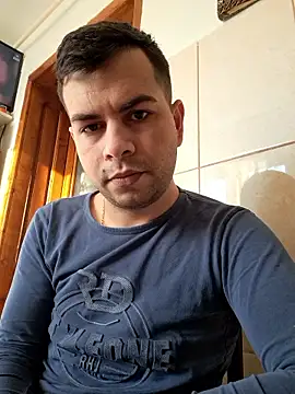 hornny1995 online show from January 19, 7:43 am