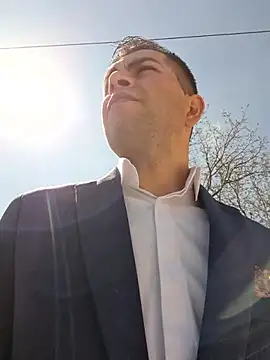 hornny1995 online show from April 18, 9:11 am