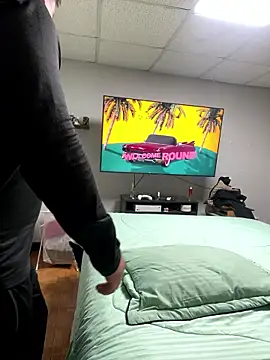 alienslian online show from January 18, 10:56 pm