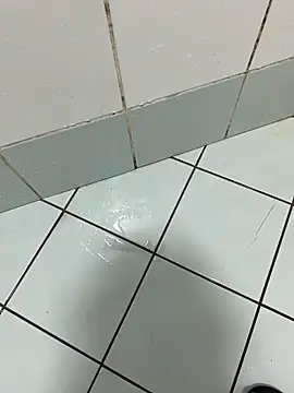 SLhotman online show from March 2, 5:31 pm