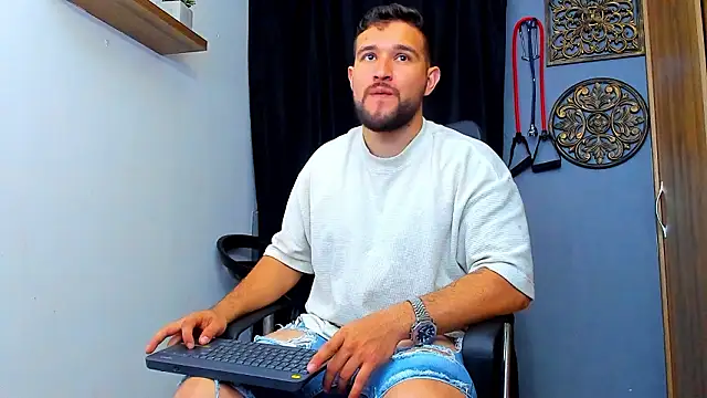 AndrewDiaz online show from February 10, 8:19 am