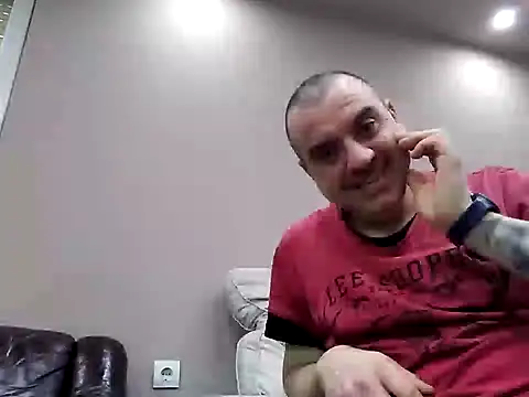 Snapshot of LSD669 chatting on December 14, 2:00 pm LSD669 online show from December 14, 2:00 pm