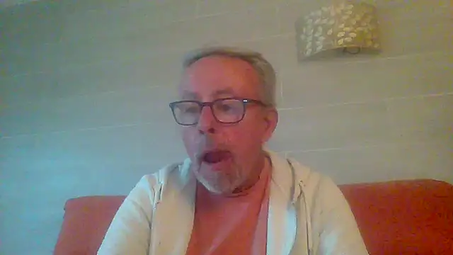 tuggy59 online show from April 8, 8:14 am