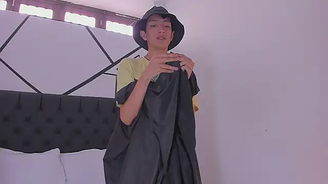 DereckCooperr online show from February 10, 8:53 pm