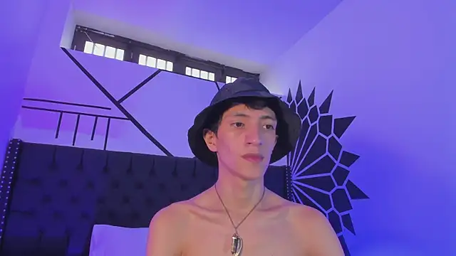 DereckCooperr online show from February 21, 9:32 pm