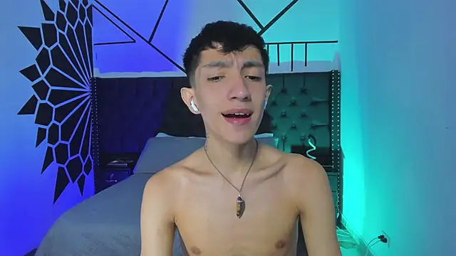 DereckCooperr online show from March 3, 11:01 pm