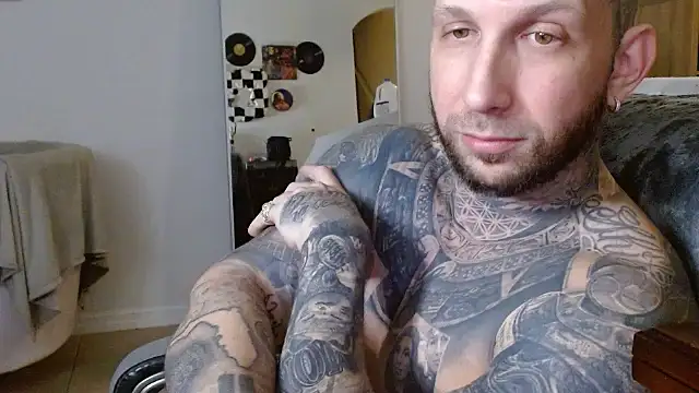 Snapshot of bobbybacala91 chatting on September 9, 4:01 am bobbybacala91 online show from September 9, 4:01 am