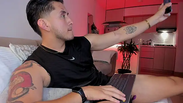 Snapshot of Chriskyle_ chatting on October 17, 12:25 am Chriskyle  online show from October 17, 12:25 am