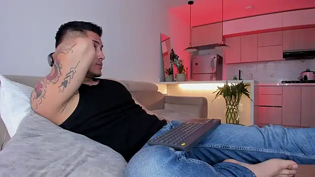 Snapshot of Chriskyle_ chatting on December 6, 1:11 pm Chriskyle  online show from December 6, 1:11 pm