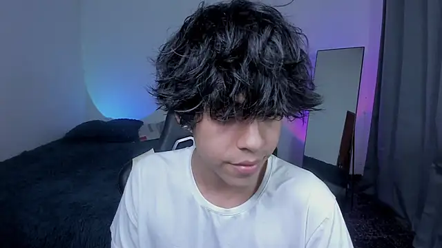 Alan26  online show from January 17, 3:42 am