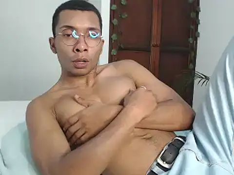 Aaronblack1  online show from December 16, 11:18 pm