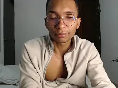 Aaronblack1  online show from December 30, 3:25 am