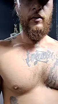 Snapshot of raymon616 chatting on October 2, 1:20 am raymon616 online show from October 2, 1:20 am