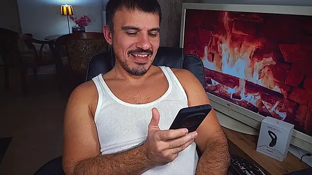 officeman7 online show from December 4, 5:55 pm