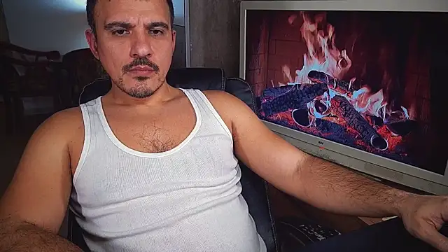 officeman7 online show from December 31, 4:14 pm