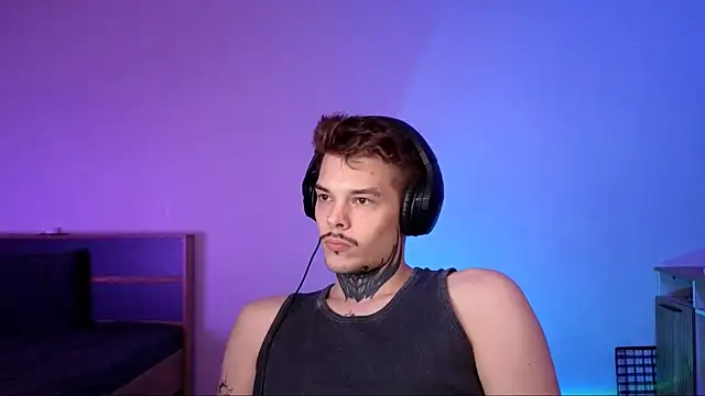 DENIS HERE online show from November 23, 12:32 am