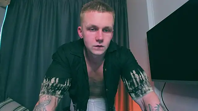 Snapshot of Samuel_Andrew chatting on February 12, 1:30 am Samuel Andrew online show from February 12, 1:30 am