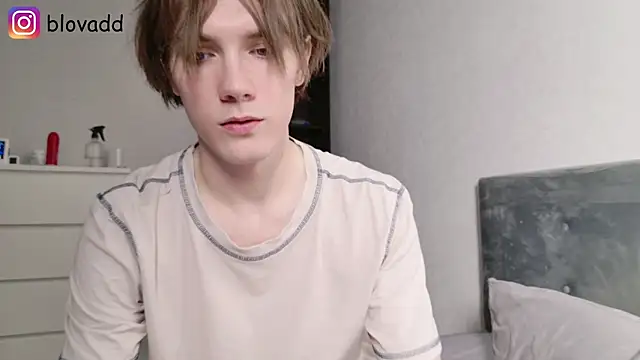 callmenineoneseven online show from July 10, 12:14 am