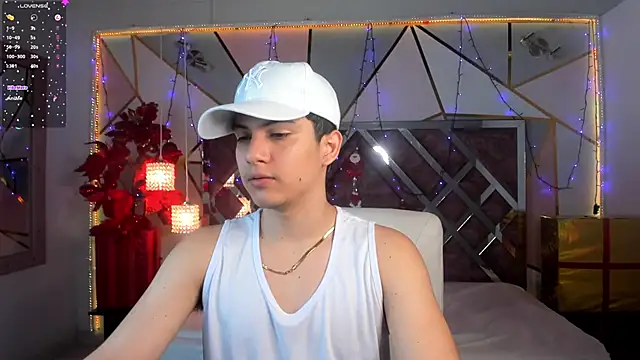 Snapshot of Brat_ chatting on December 15, 11:55 am Brat online show from December 15, 11:55 am