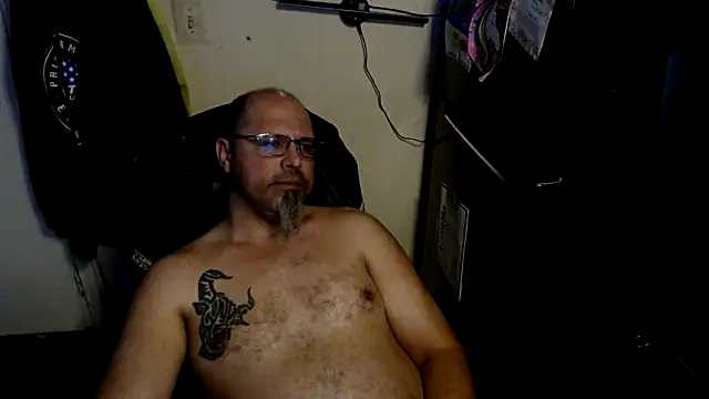 KrazyLegz online show from April 13, 3:45 pm