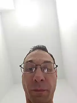 Iliketocooksquirt25 online show from May 22, 3:11 am