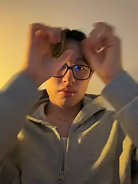 SrLuis18 online show from March 17, 6:49 am