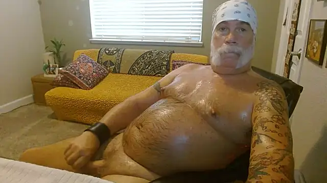 musclebearnips online show from September 24, 8:18 pm