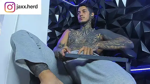 Snapshot of JAXXXONHERD chatting on September 27, 11:24 pm JAXXXONHERD online show from September 27, 11:24 pm