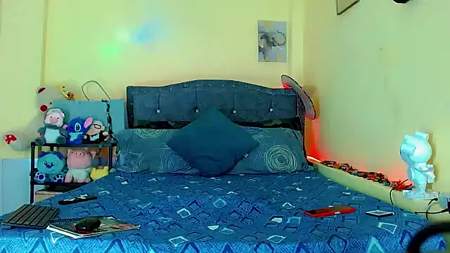 Liamscott  online show from March 21, 6:34 pm