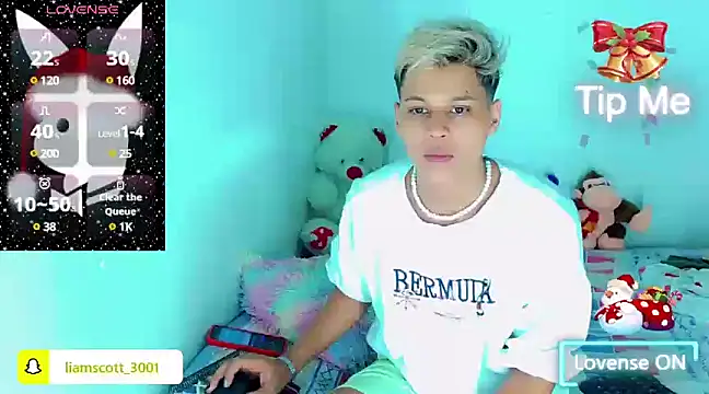 Liamscott  online show from December 9, 4:56 am