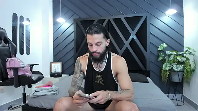 Snapshot of Apolo_Bianco_ chatting on September 23, 11:15 pm Apolo Bianco online show from September 23, 11:15 pm