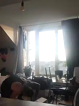 eltoulou online show from December 5, 1:38 pm