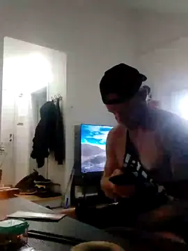 eltoulou online show from December 19, 11:57 pm