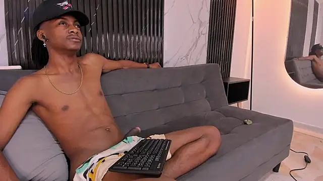 Snapshot of BRYXXXON1 chatting on December 28, 1:40 pm BRYXXXON1 online show from December 28, 1:40 pm