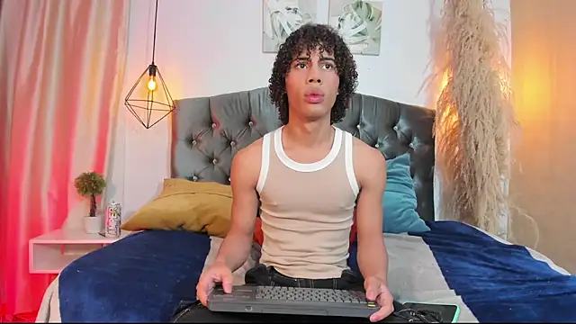 kleo helenos online show from October 13, 1:44 am