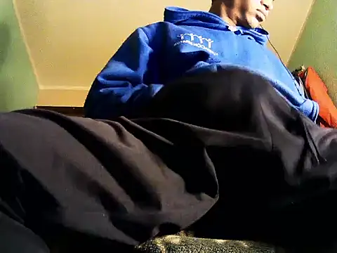 Snapshot of andrescaraballo chatting on September 18, 5:42 am andrescaraballo online show from September 18, 5:42 am