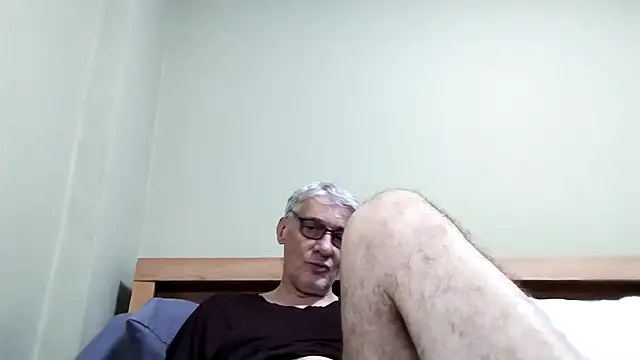 BIGUNCUTHARDCOCK online show from November 13, 6:40 am