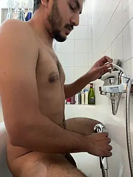 vinzpnr210 online show from December 12, 10:45 am