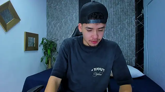 Mike 0233  online show from January 15, 5:00 am