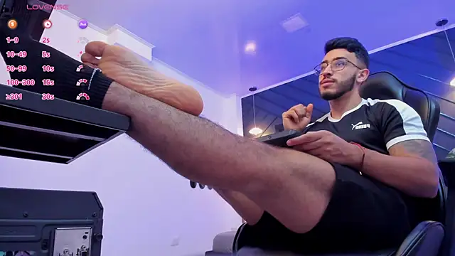 Liam Kleiin online show from October 10, 11:59 am