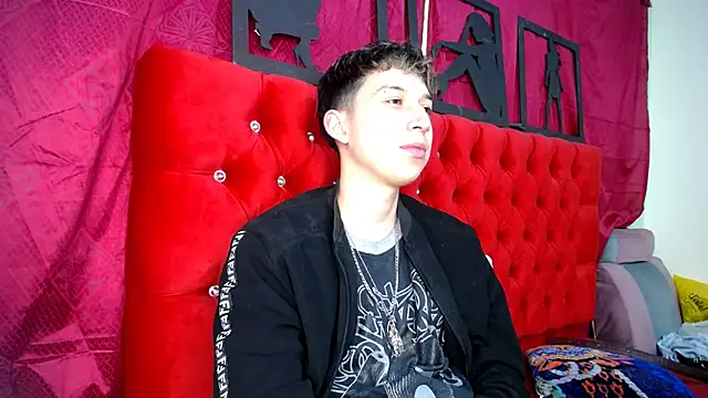  Thomas hot  online show from March 19, 4:36 am