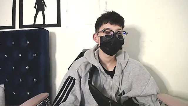  Thomas hot  online show from September 30, 1:34 am
