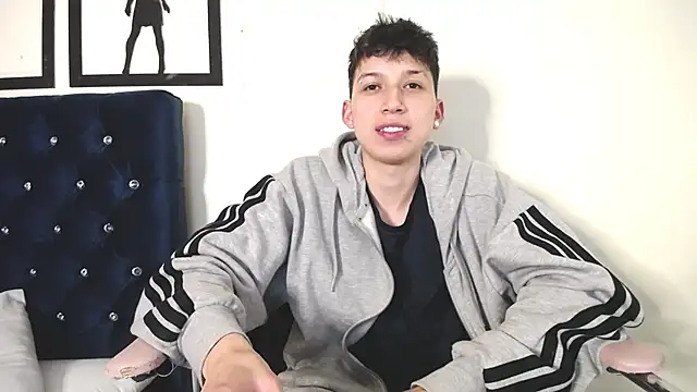  Thomas hot  online show from October 1, 4:16 am