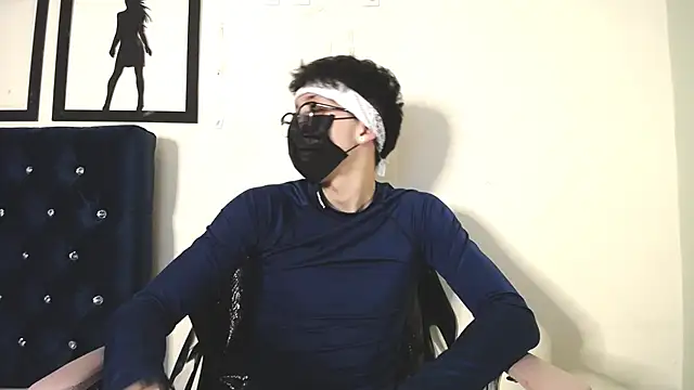  Thomas hot  online show from October 3, 4:39 am