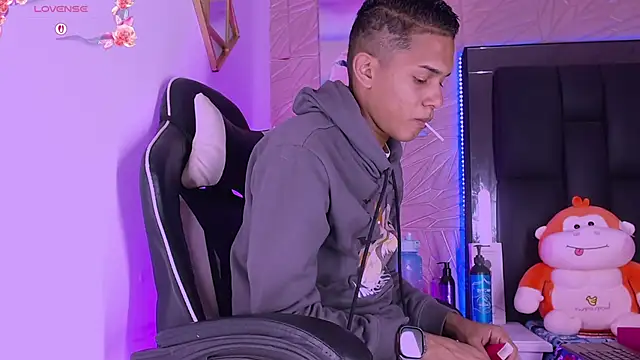 dilan alfonzo online show from April 11, 4:19 am