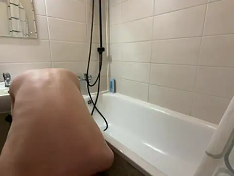 czruz online show from April 16, 9:39 pm